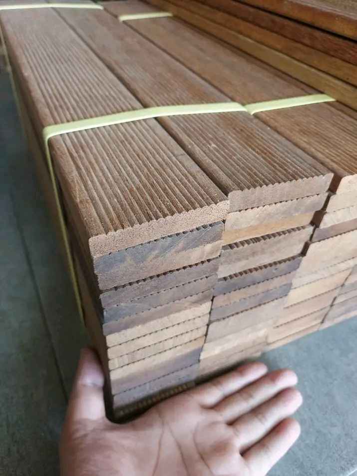 Decking Kayu Conwood
